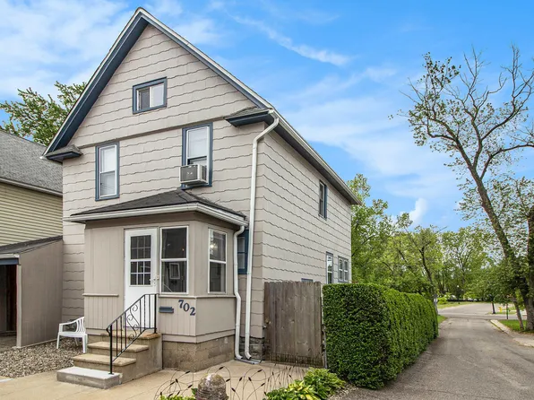 702 Portage Ct, Kalamazoo, MI 49001