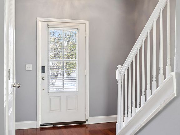 3rd image of 1082 Woodbury Falls Dr