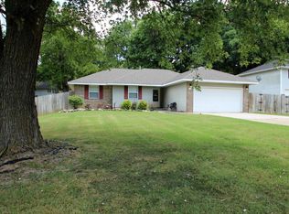 624 Johnson St, Marshfield, MO 65706