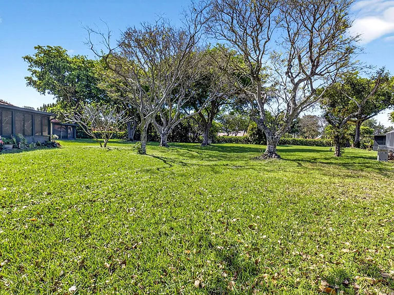 10938 Roebelini Palm Ct #B — Photo 31