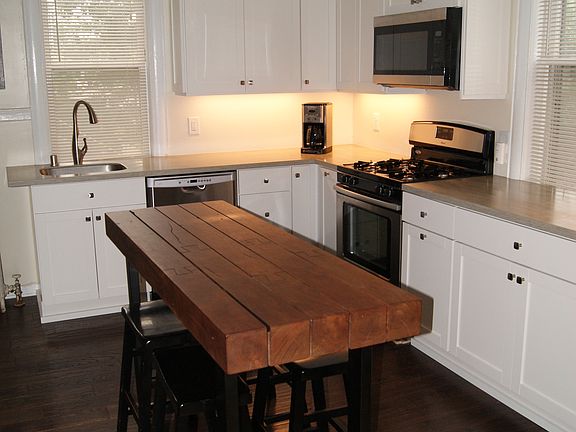 5th image of 2555 Emerson Ave S #2