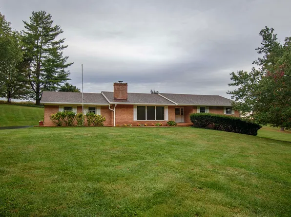 2891 Barrett Ridge Rd, Draper, VA 24324