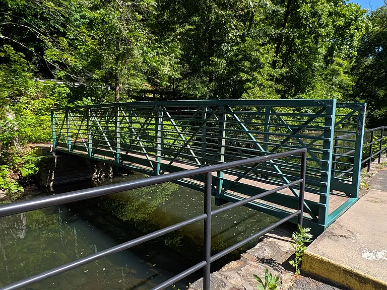 Walk alongside the Bronx River to the Scarsdale train station