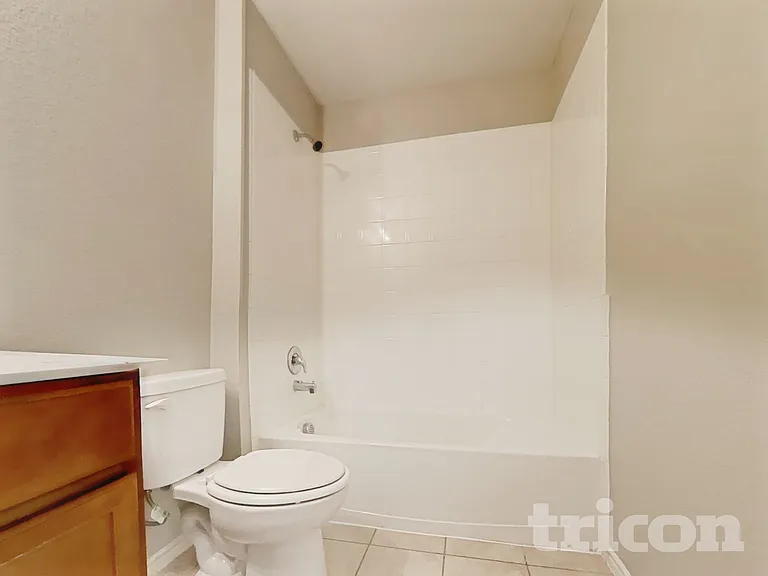 2511 Glen Hollow Dr — Photo 31