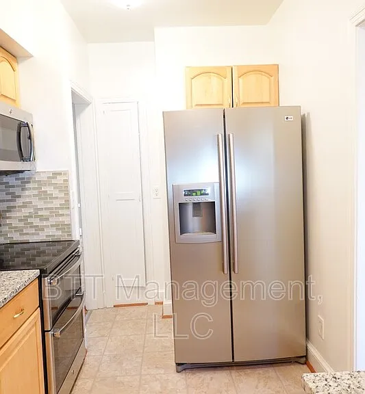 800 Maplewood Ave #1 — Photo 52