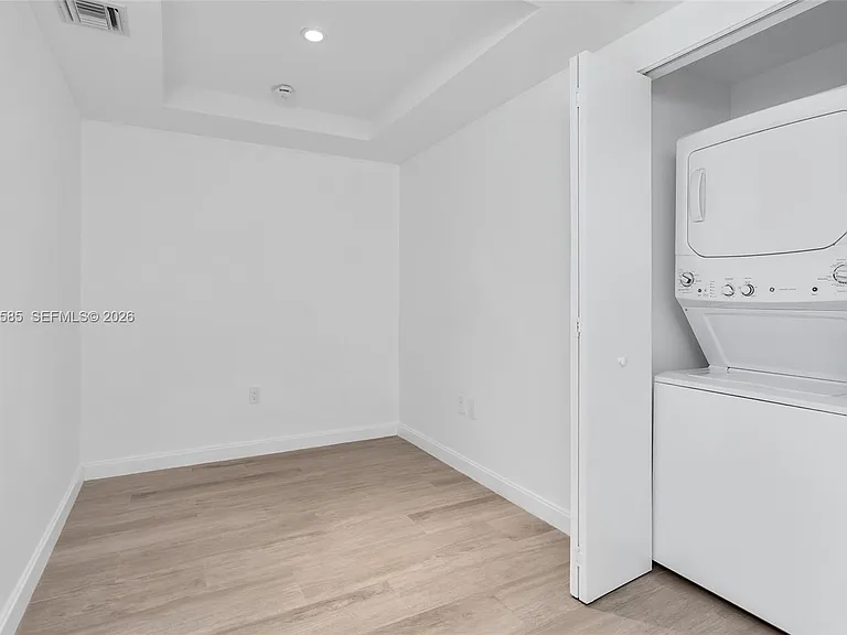 45 SW 9th St #3502 — Photo 27