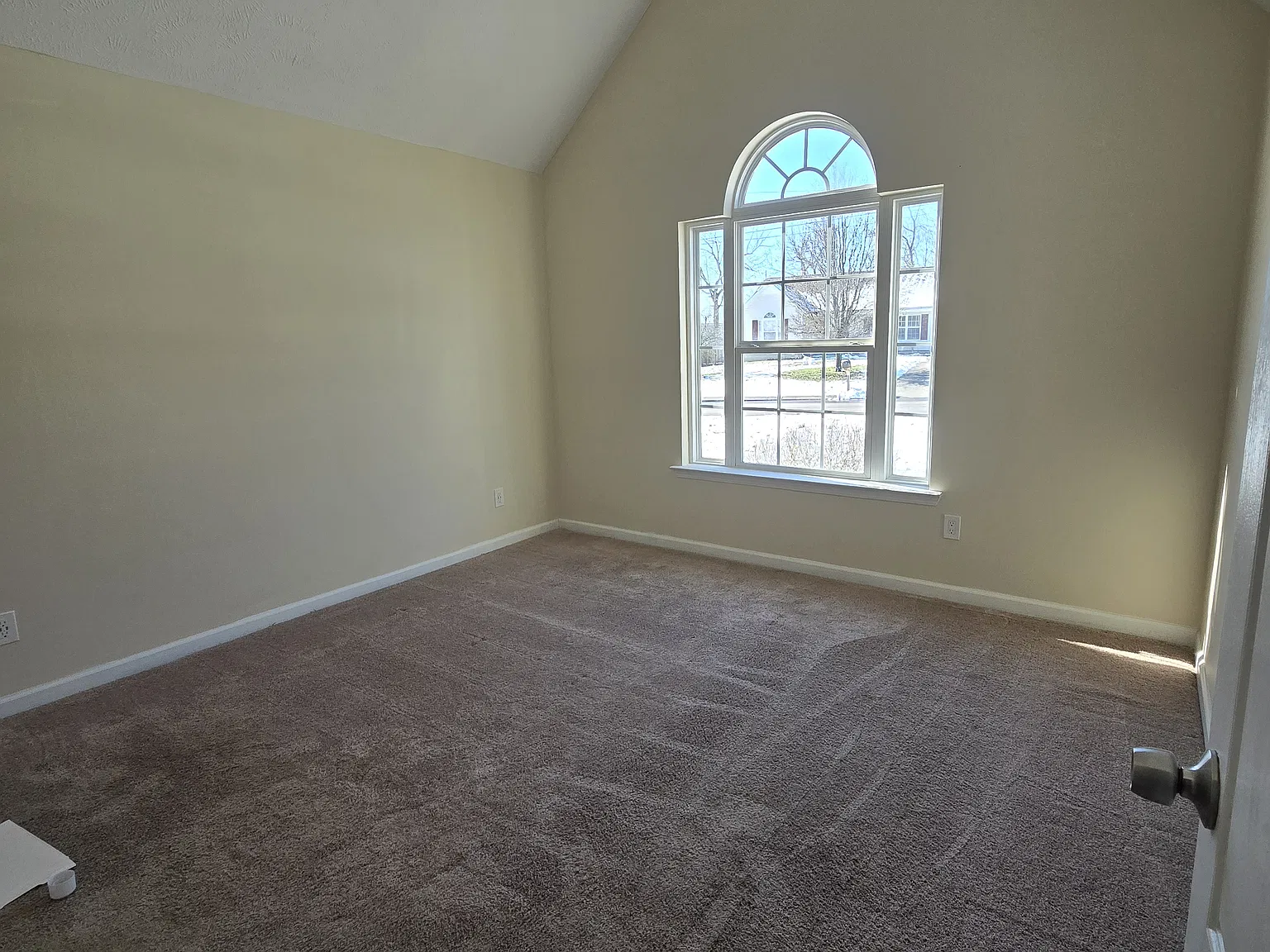 3 bed, 1140 sqft, $1,900 — Photo 4