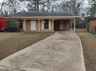 5632 Rose Dr, Moss Point, MS 39563