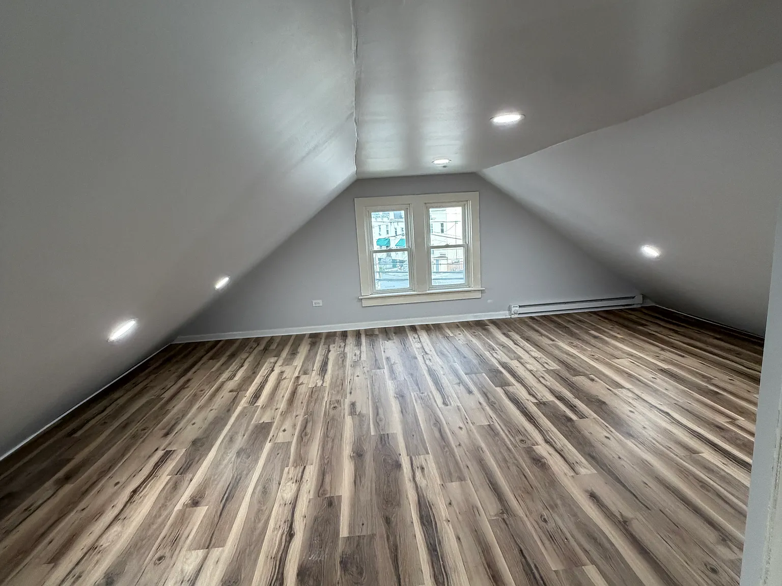 2 bed, 1200 sqft, $1,600 — Photo 4