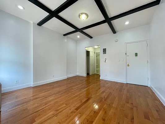 Rented by Building Equity Real Estate LLC | media 10