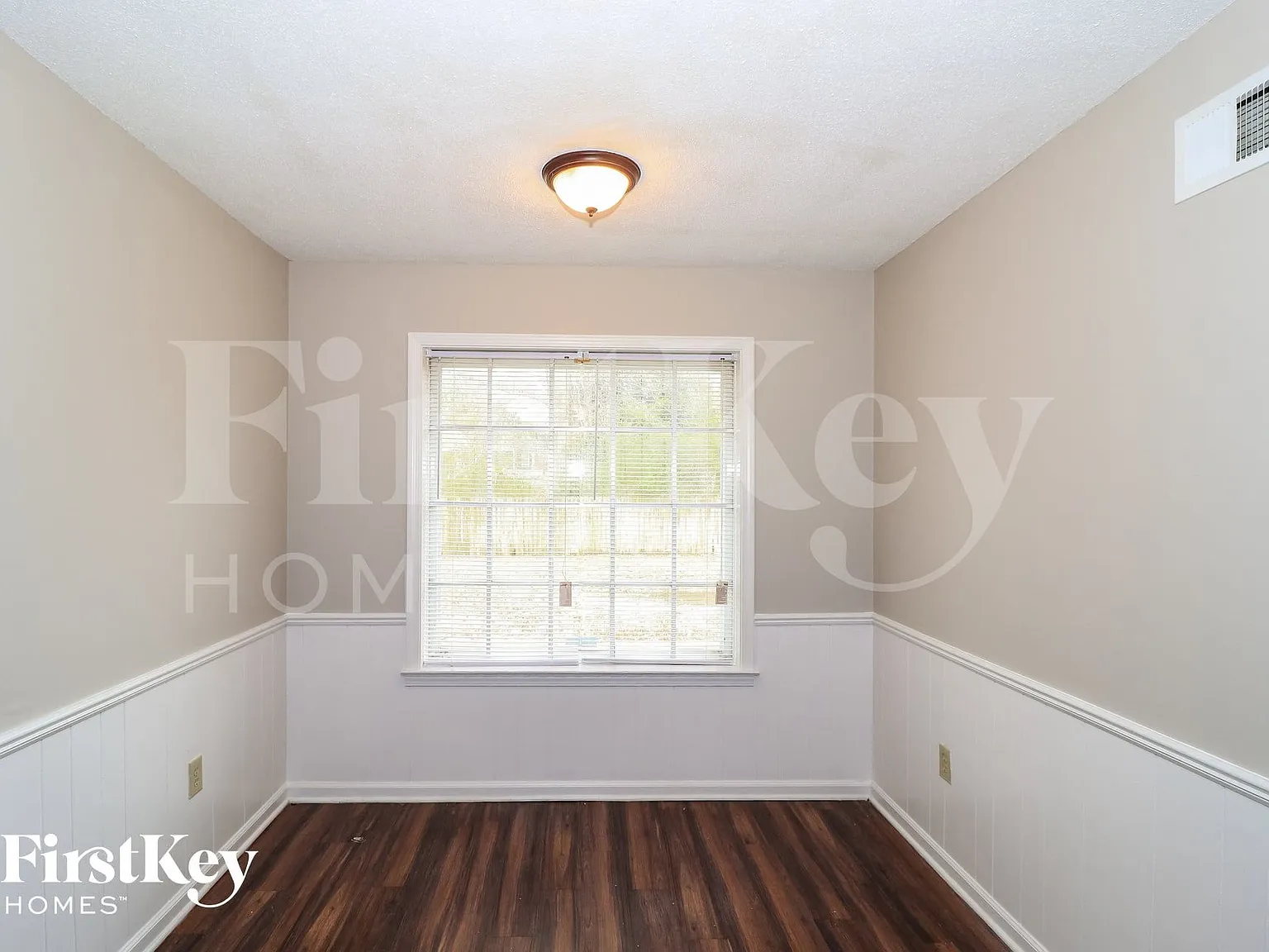 3 bed, 2.0 bath, 1651 sqft, $1,440 — Photo 4