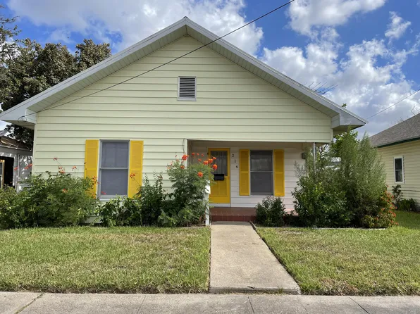 216 W Market St, Sinton, TX 78387