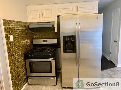 1st image of 14301 Park Ave #2