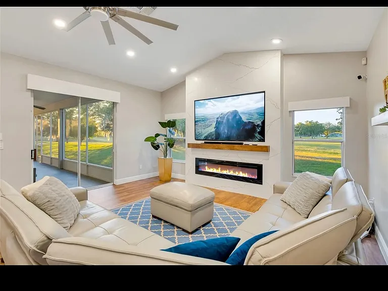 2707 Scarborough Dr — Photo 10