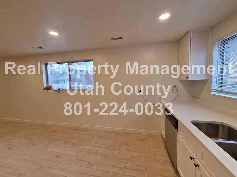 1148 W 100 N — Photo 5