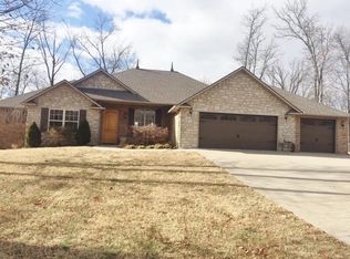 1304 Park Pl, Grove, OK 74344