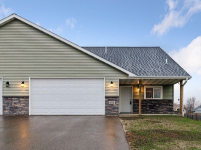 411 E Cheyenne St, Roberts, WI, 54023
