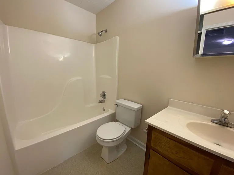 111 Hunters Run Rd — Photo 6