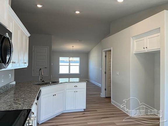 2nd image of 606 Sandpine Dr #13C