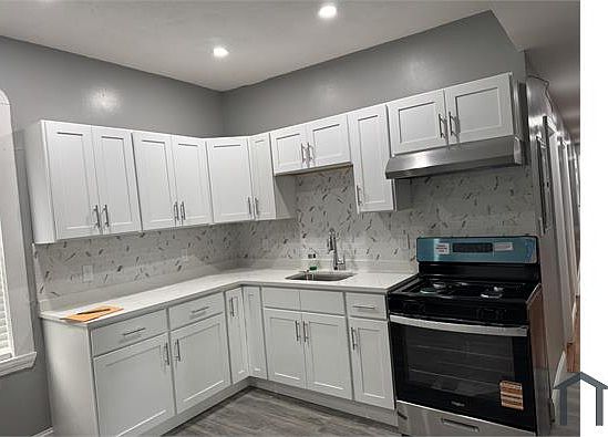 3rd image of 419 Seaver St Floor 3