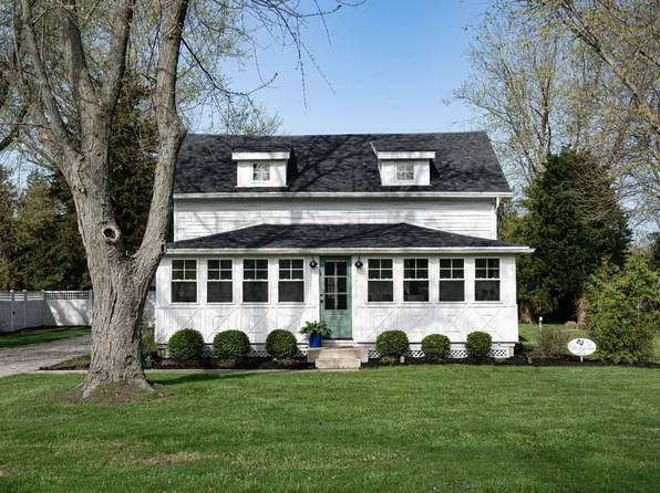 321 Harbor Ln, Kelleys Island, OH 43438