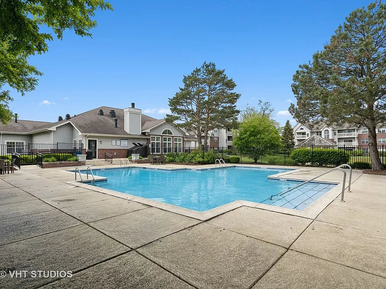 37 Kensington Cir #204 — Photo 36