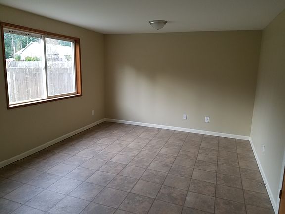 4th image of 7112 SE Marion St