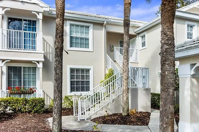 2 bed, 1054 sqft, $2,300 — Photo 1