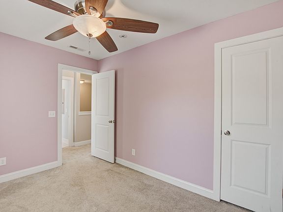 4th image of 21 Oak Forest Dr Unit B