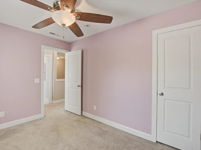 21 Oak Forest Dr #B — Photo 4