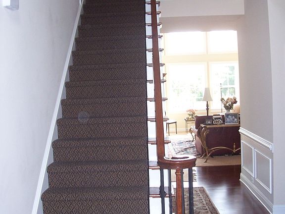 Front Foyer / Stairs