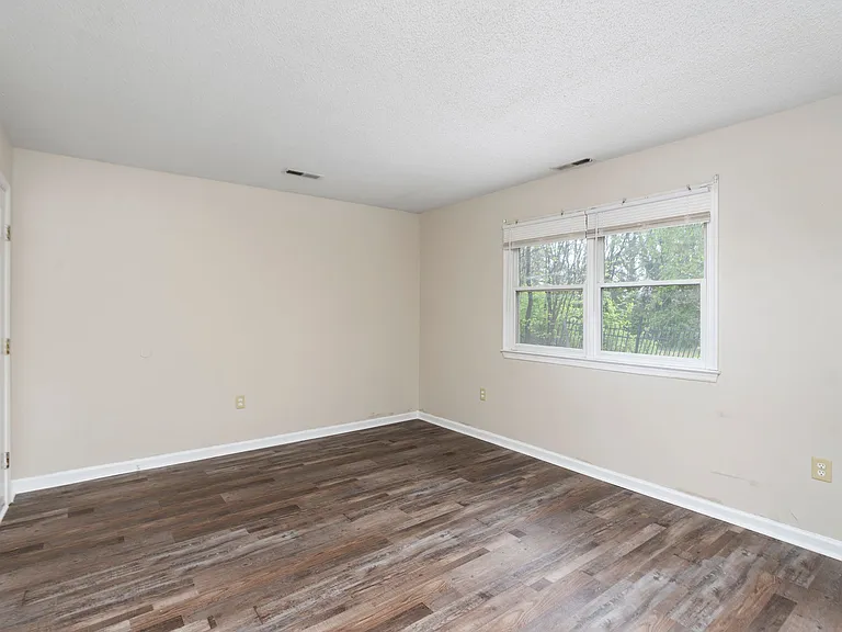 116 Carman Ave #5A — Photo 4