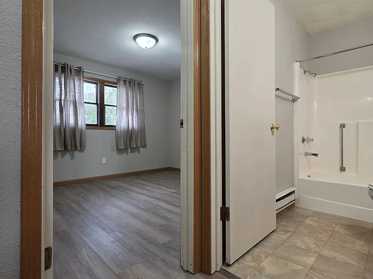 405 3rd Ave SW #4 — Photo 13