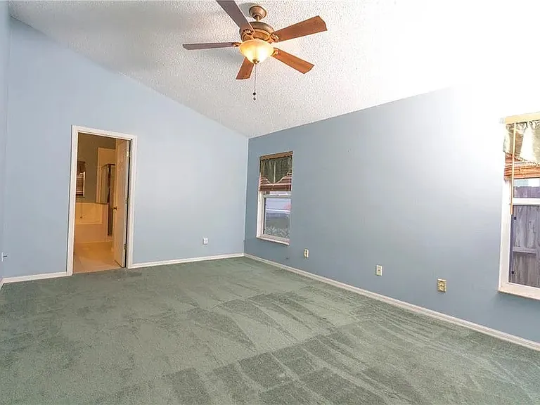 3114 Bellingham Dr — Photo 9