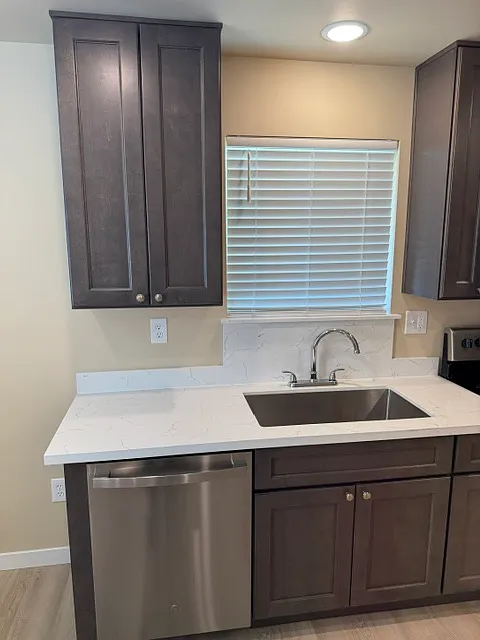 2 bed, 670 sqft, $1,595 — Photo 2