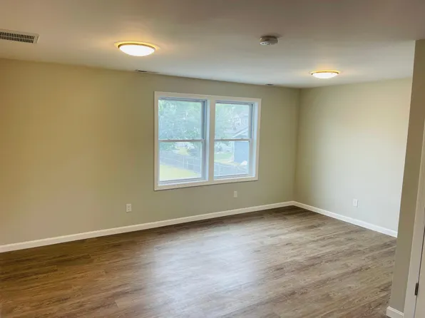 94 Lancashire St #2, Providence, RI 02908