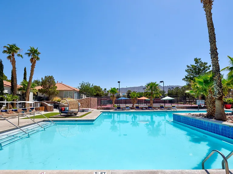 Resort Style Swimming Pool