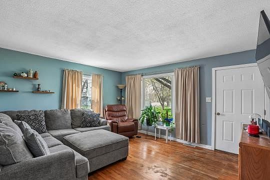 5th image of 4121 SE 10th St