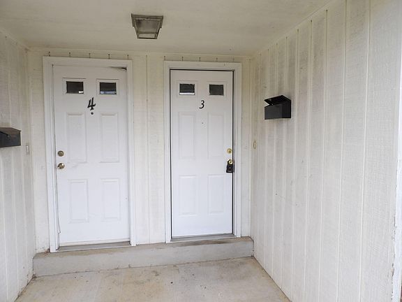 3rd image of 75 Ashwood Ct #3