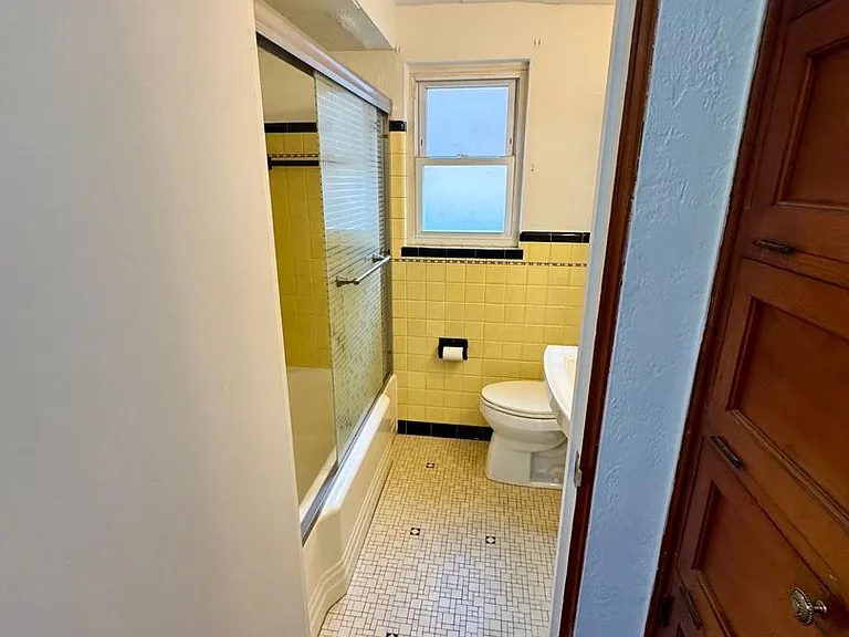 111 W. Steuben Street — Photo 16