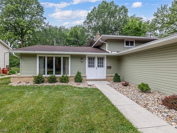 3rd image of 4668 Azalea Ln
