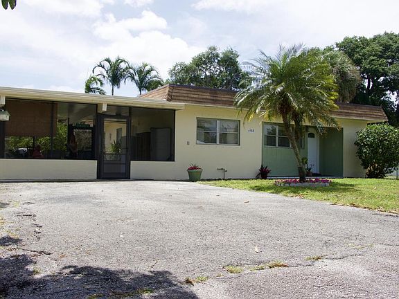 4th image of 4588 Canal Dr