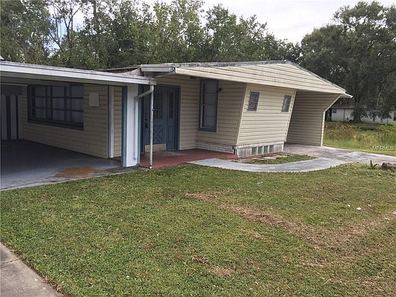 2nd image of 218 Twin Lakes Cir