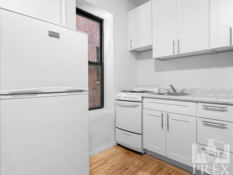 429 E 65th St #3 — Photo 3