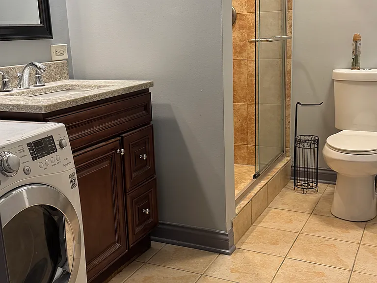 9S060 Lake Dr #12-102 — Photo 18