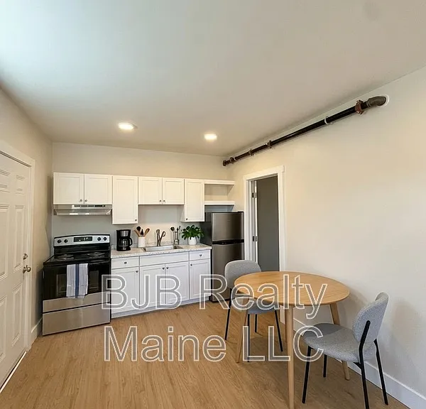 26 Revere St #1 — Photo 1