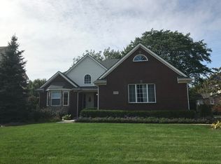 19787 Gill Rd, Livonia, MI 48152