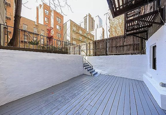 3rd image of 338 E 55th St APT 1B