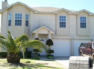 836 Lacey Ln, Gretna, LA 70056