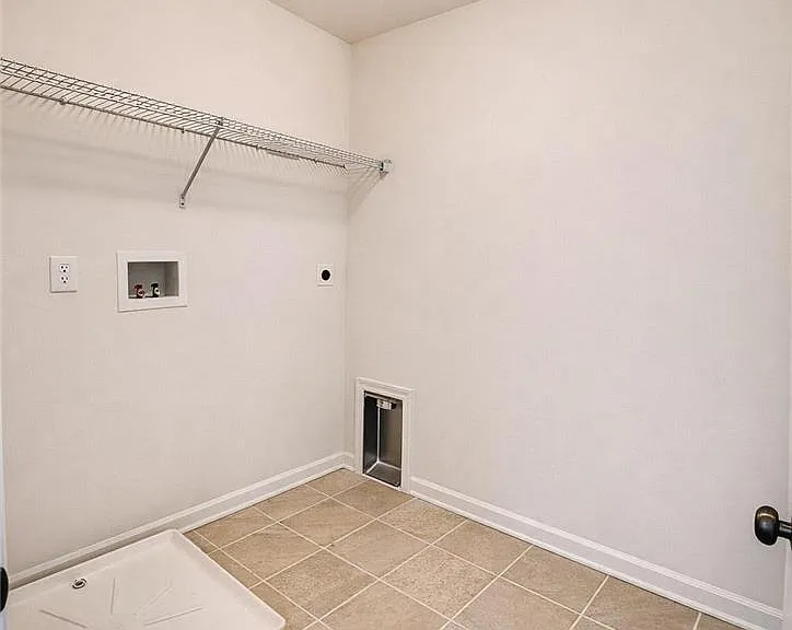 3740 Samantha Ln — Photo 17